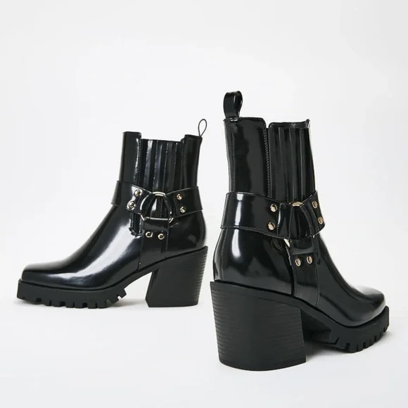 SHOE DAZZLE Black Ankle Boots Buckle Detail Lug Sole Moto Combat Shoes Size 9.5 - Picture 7 of 13